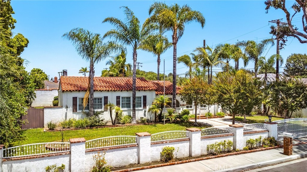 398 22nd St, Newport Beach, CA 92660